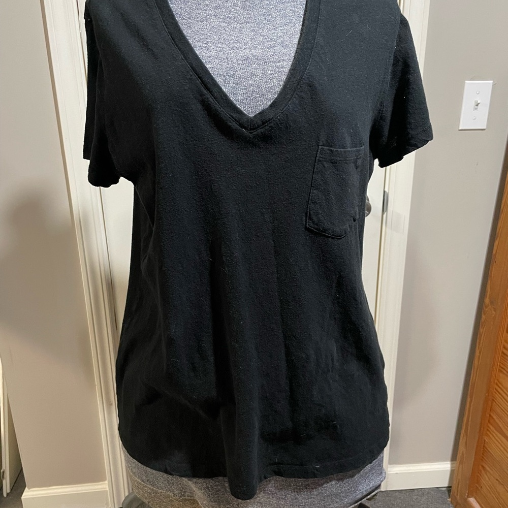 Universal Thread Monterey V Neck Pocket Tee